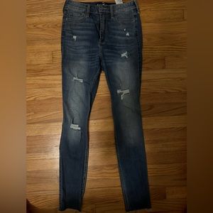 Hollister skinny jeans with holes